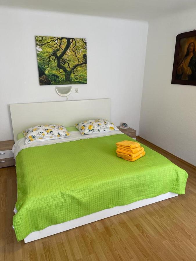 Dana Apartment *