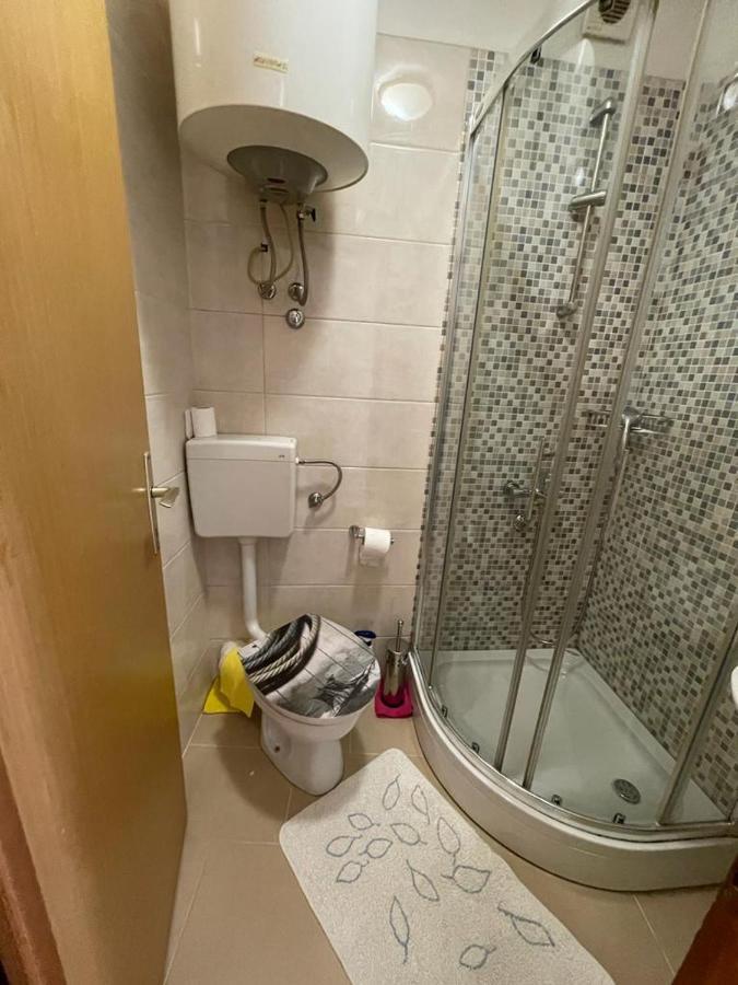 Dana Apartment Cres